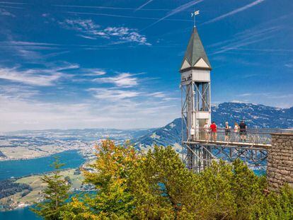 El ascensor de Hammetschwand proporciona unas vistas espectaculares de los alpes suizos.