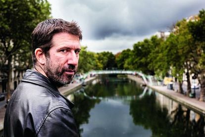 Christophe Naudin, autor de 'Journal d’un rescapé du Bataclan' (diario de un superviviente de Bataclan), en París.