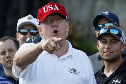 Trump, este viernes en su club de golf en West Palm Beach