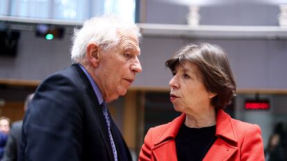 El alto representante para Política Exterior de la UE, Josep Borrell, y la ministra francesa de Asuntos Exteriores, Catherine Colonna, este lunes en Bruselas.