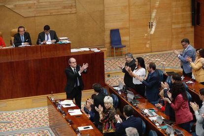 Ángel Gabilondo agradece al grupo socialista su trabajo.