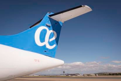 La cola de uno de los aviones de Air Europa en el aeropuerto de Madrid-Barajas.