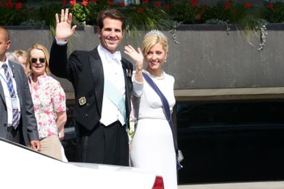 Pablo y Marie-Chantal de Grecia, invitados en la boda de la princesa Magdalena de Suecia y Chris O'Neill en Palacio Real de Estocolmo, el 8 de junio de 2013.