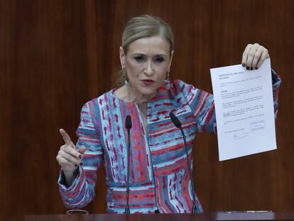 Cristina Cifuentes, en su comparecencia en al Asamblea de Madrid. En vídeo, Cifuentes irá a juicio por el caso máster.