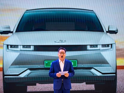 El director ejecutivo de Hyundai Motor Company, Unsoo Kim, en el lanzamiento del Hyundai IONIQ 5 eléctrico.