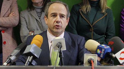 Gonz&aacute;lez Panero anuncia su dimisi&oacute;n como alcalde en 2009.