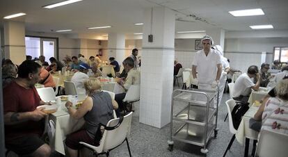 Comedor Social de la Malva-rosa, que atiende a 120 personas todos los días.