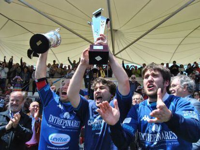 El Quesos Entrepinares de Valladolid celebra el titulo de Liga en 2019.