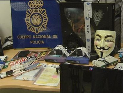 material incautado en la operación policial en la que se ha sido desarticulada la cúpula de piratas informáticos de "Anonymous