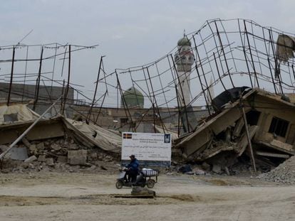 Ruinas de Mosul, más de un año después de que se marchara el ISIS.