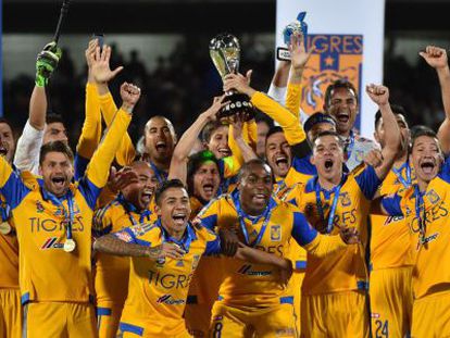 Tigres celebra la victoria en la final del Apertura.