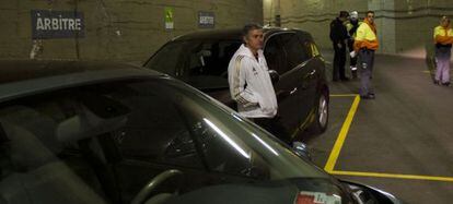 Mourinho, en el parking del Camp Nou