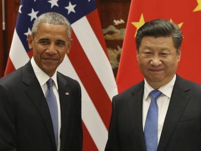  El presidente de Estados Unidos, Barack Obama, estrecha la mano de su homólogo chino, Xi Jinping, durante su reunión en Hangzhou (China).