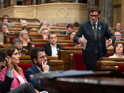 Salvador Illa, en una sesión de control en el Pleno del Parlament.