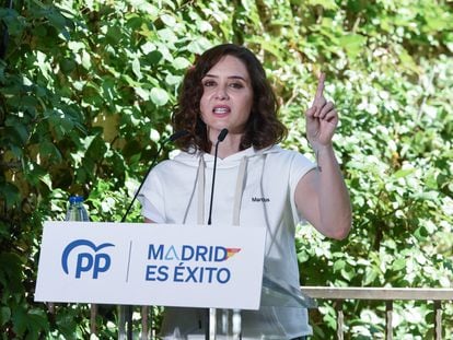 La presidenta de la Comunidad de Madrid y del Partido Popular de Madrid, Isabel Díaz Ayuso, interviene durante su visita la localidad de Ciempozuelos, a 17 de abril de 2023.