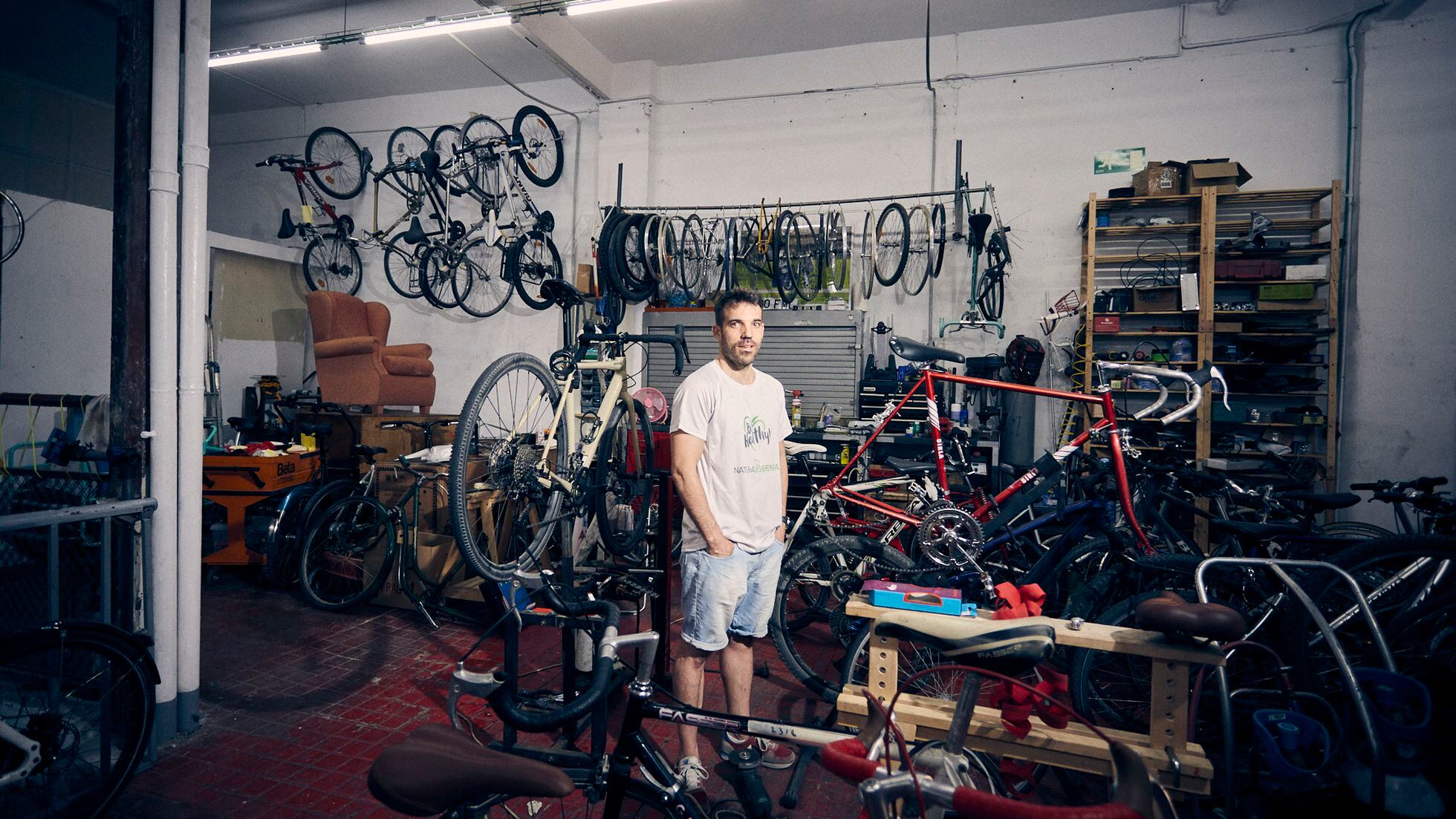 El taller de bicicletas que sostuvo a un barrio durante el