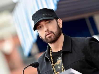 Eminem, en la entrega de la estrella del rapero 50 Cent, en el Paseo de la Fama de Hollywood, en enero de 2020.
