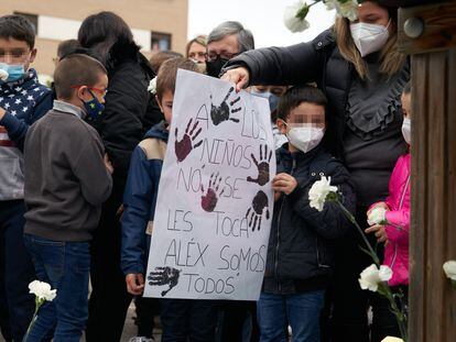 Concentración en recuerdo de Álex, el niño de nueve años asesinado en Lardero (Logroño).