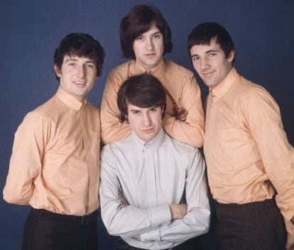 Por mucho que se empeñe Dave Davies, desde los sesenta ya había un líder. ¿Quién es el que lleva la camisa de distinto color al resto en esta imagen? Sí, Ray Davies.