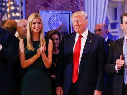 El presidente de EE UU, Donald Trump, junto a su hija Ivanka en un acto oficial.