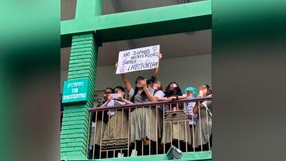 Una protesta contra un profesor acusado de abuso en un colegio de Medellín, Colombia, el pasado 8 de marzo.