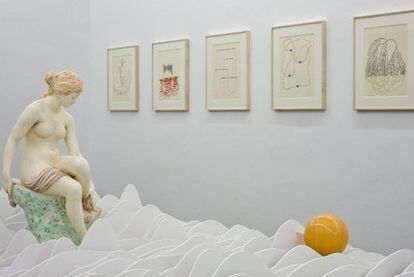 Instalación <i>Le bain animique,</i> del artista brasileño José Damasceno, en Distrito 4.