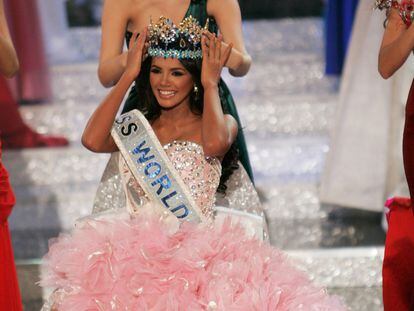 La venezolana  Ivián Sarcos, coronada  Mis Mundo en 2012.