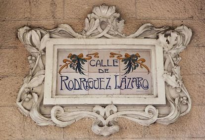 Letrero de una calle de la Colonia de la Prensa en Carabanchel.