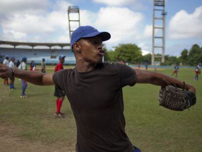 Un jugador del equipo de b&eacute;isbol cubano Industriales. 