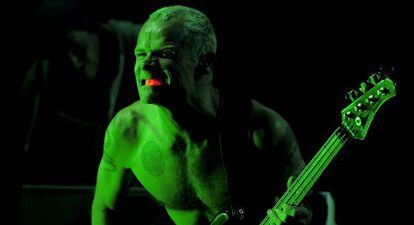 Flea, bajista de Red Hot Chili Peppers, durante el concierto en Barcelona