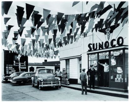 Estación de servicio de Sunoco en Trenton (Nueva Jersey), 1954.