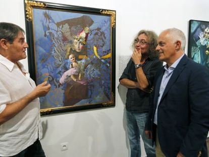 Els pintors Miquel Mas (esq.) i Octavi Intente (centre) amb l'impulsor de l'exposició, el psiquiatre Miquel Gasol (dta.)