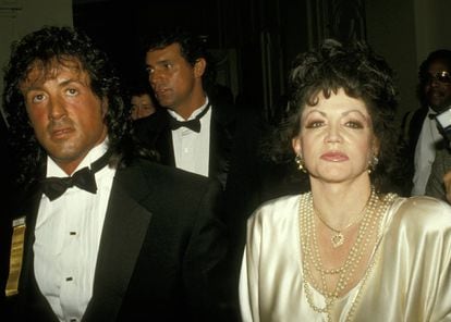 Jackie Stallone acompañada de su hijo Sylvester (tiene otros dos hijos y siete nietos) en un homenaje que recibió el actor en 1988.