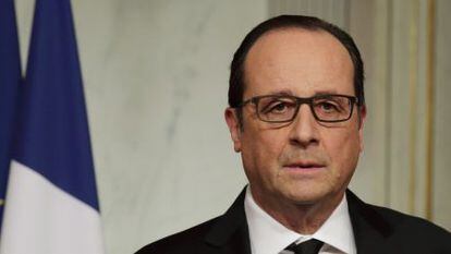 El presidente franc&eacute;s, Fran&ccedil;ois Hollande, durante su alocuci&oacute;n ante los medios de comunicaci&oacute;n, este mi&eacute;rcoles.