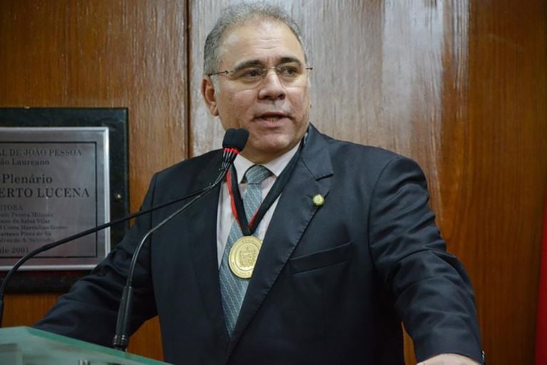 Marcelo Queiroga fue designado por el presidente Jair Bolsonaro para asumir el cargo de ministro de Salud de Brasil.