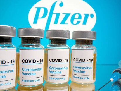 Viales de la vacuna de Pfizer