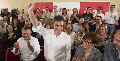 El l&iacute;der socialista, Pedro S&aacute;nchez, en un acto con militantes en M&aacute;laga.