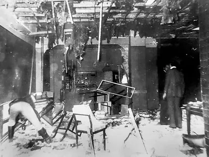 La destrucción posterior al estallido de una bomba en la Superintendencia de Seguridad Federal, en el centro de Buenos Aires, en 1976.