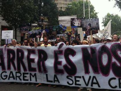 Miles de 'indignados' se concentran en el centro de Barcelona