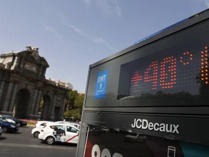 Un termómetro con altas temperaturas, en una imagen de archivo.