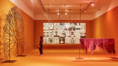 Una de las salas de la exposición 'Un encuentro vegetal' en La Casa Encendida.