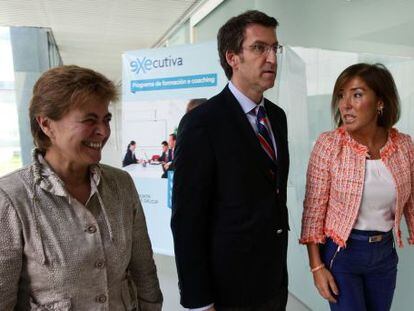 Ana Mar&iacute;a D&iacute;az, Alberto N&uacute;&ntilde;ez Feij&oacute;o y Beatriz Mato, en una imagen de 2011.