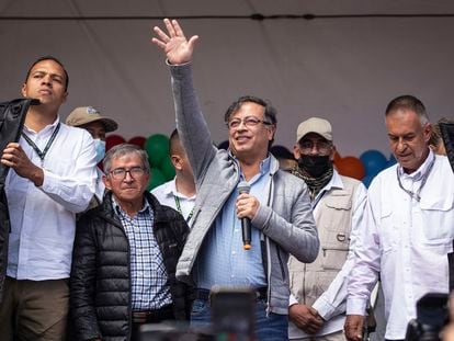 Gustavo Petrodurante su cierre de campaña en Zipaquirá, Colombia en 2022.