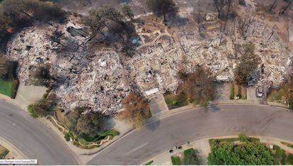 Viviendas arrasadas por el incendio Carr cerca de Redding, California. Ha sido el más destructivo de este año.