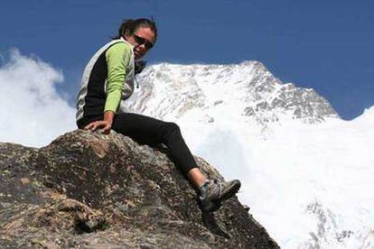 Edurne Pasabán, durante la expedición que culminó ayer, con el Nanga Parbat al fondo.