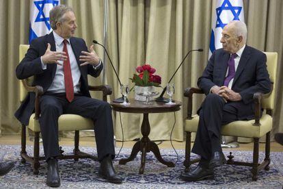 Tony Blair junto al presidente israelí, Simón Peres