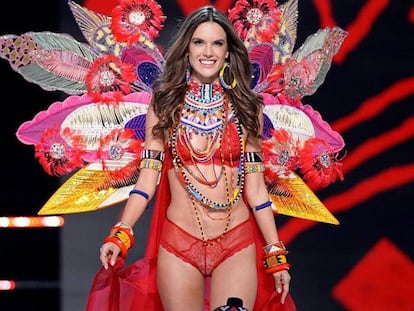 FOTO: Alessandra Ambrosio, ayer en su último desfile como modelo. / VÍDEO: Las cifras del desfile.