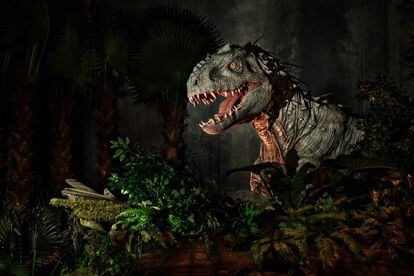 Indominous Rex, uno de los dinosaurios diseñados genéticamente, en la exposición de Jurassic World en Ifema.