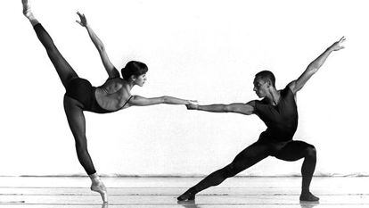 Tony Fabre y Eva López Crevillén, en un ensayo con la Compañía Nacional del Danza en abril de 1997.