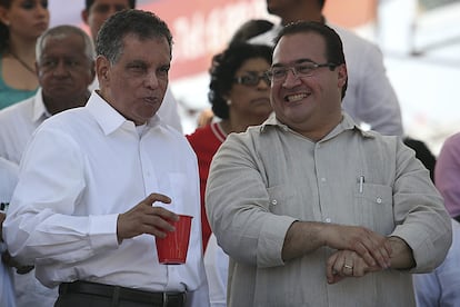 Fidel Herrera, que reapareció en público durante el Carnaval Veracruz 2013, estuvo acompañado del entonces gobernador Javier Duarte en un palco privado.